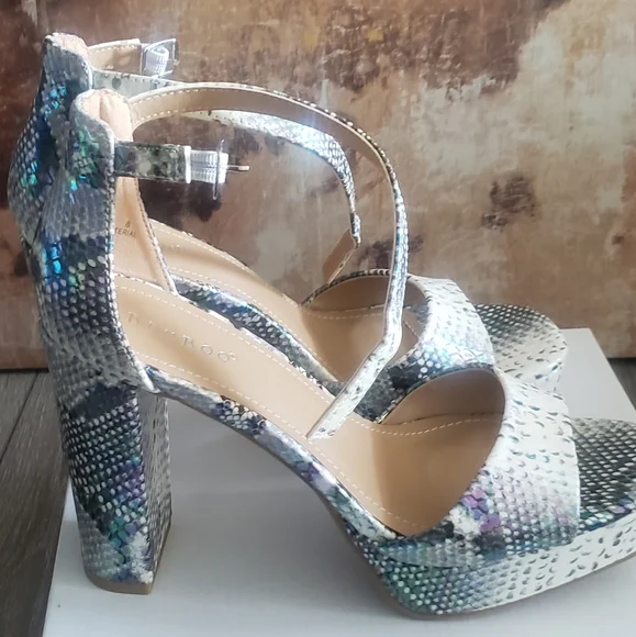 Python Pumps - Picture 3 of 4